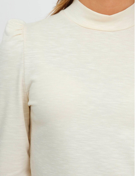Gallery camiseta byoung beige byulia manga larga semicisne frunce en hombros para mujer  5 